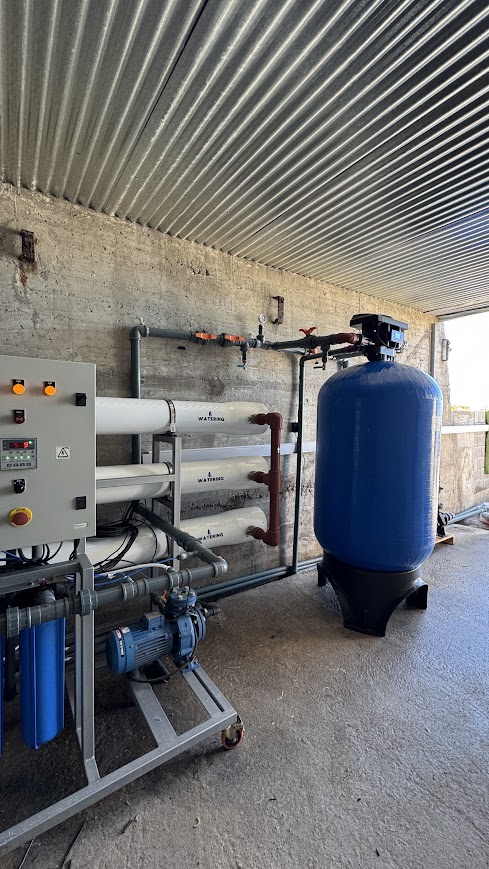 Equipo Watering de ósmosis inversa en una instalación de tratamiento de agua.